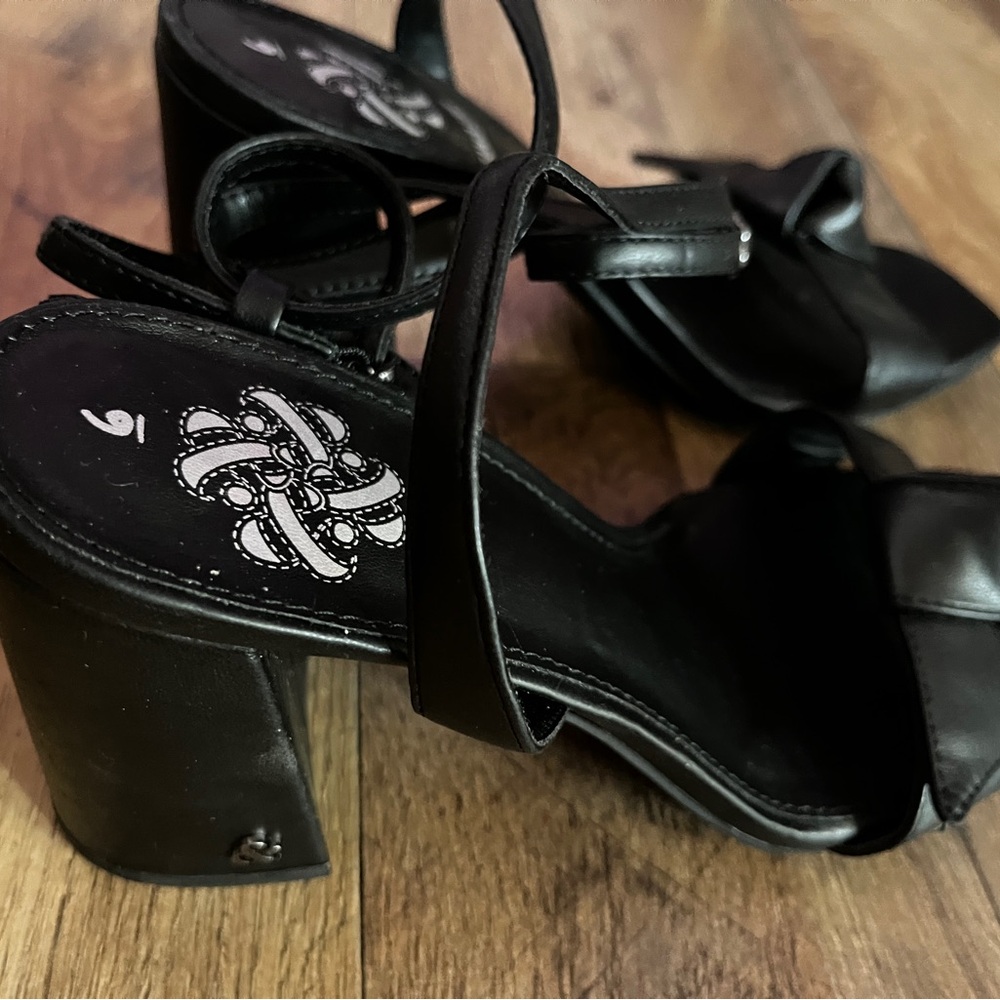 Sam & Libby Black Strappy Heels